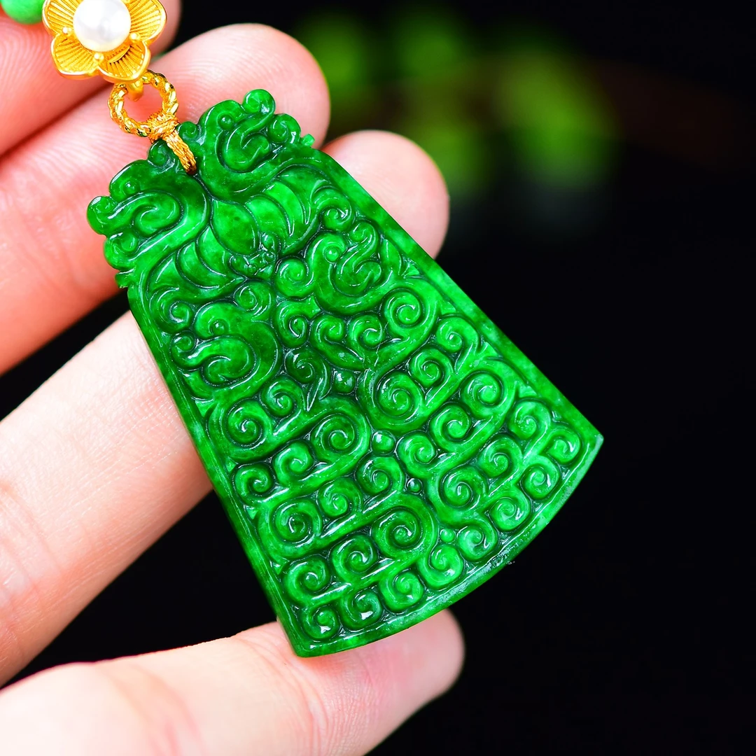 天然翡翠无事牌吊坠
