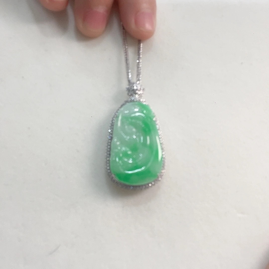 翡翠挂件18K金镶嵌挂件