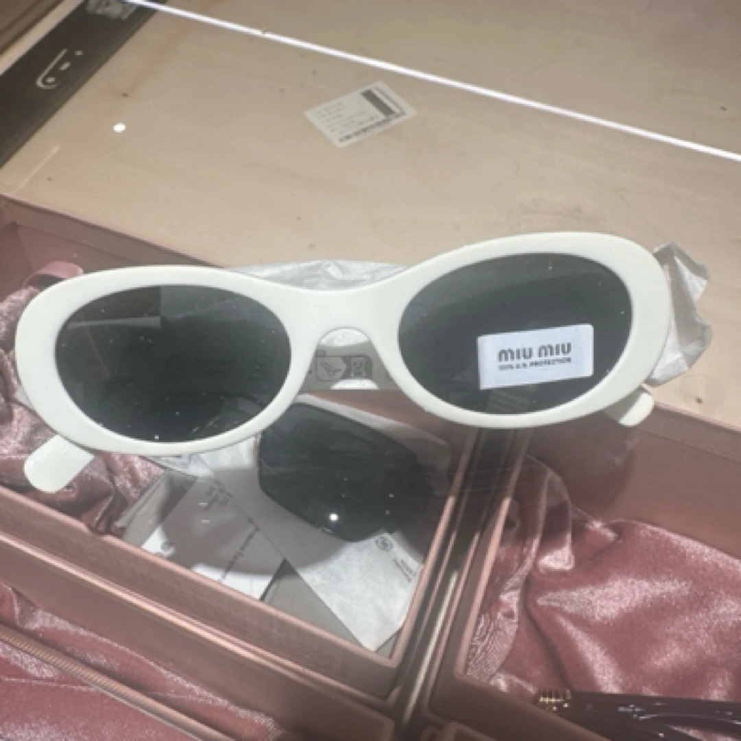 全新未使用 MIU MIU/缪缪 MIUMIU 白色圆框眼镜