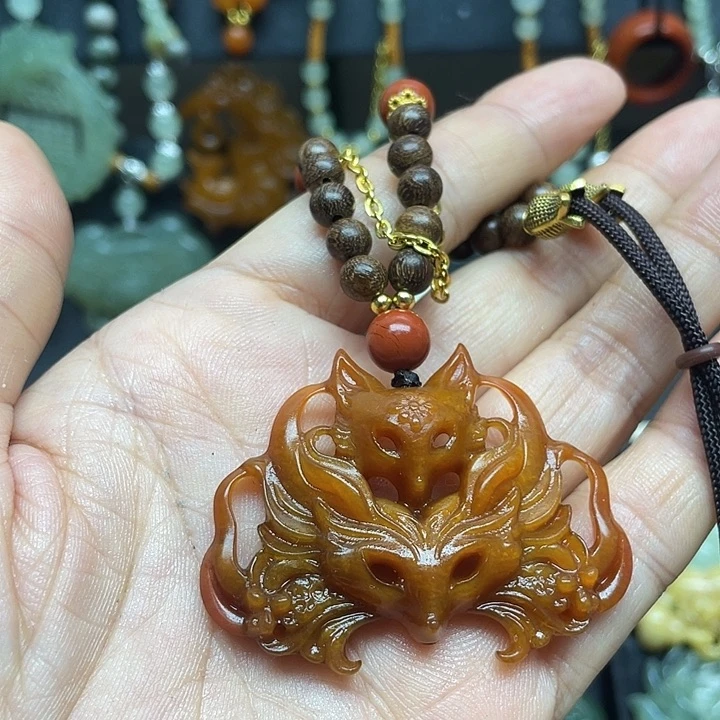 未镶嵌蛇纹石玉颈饰