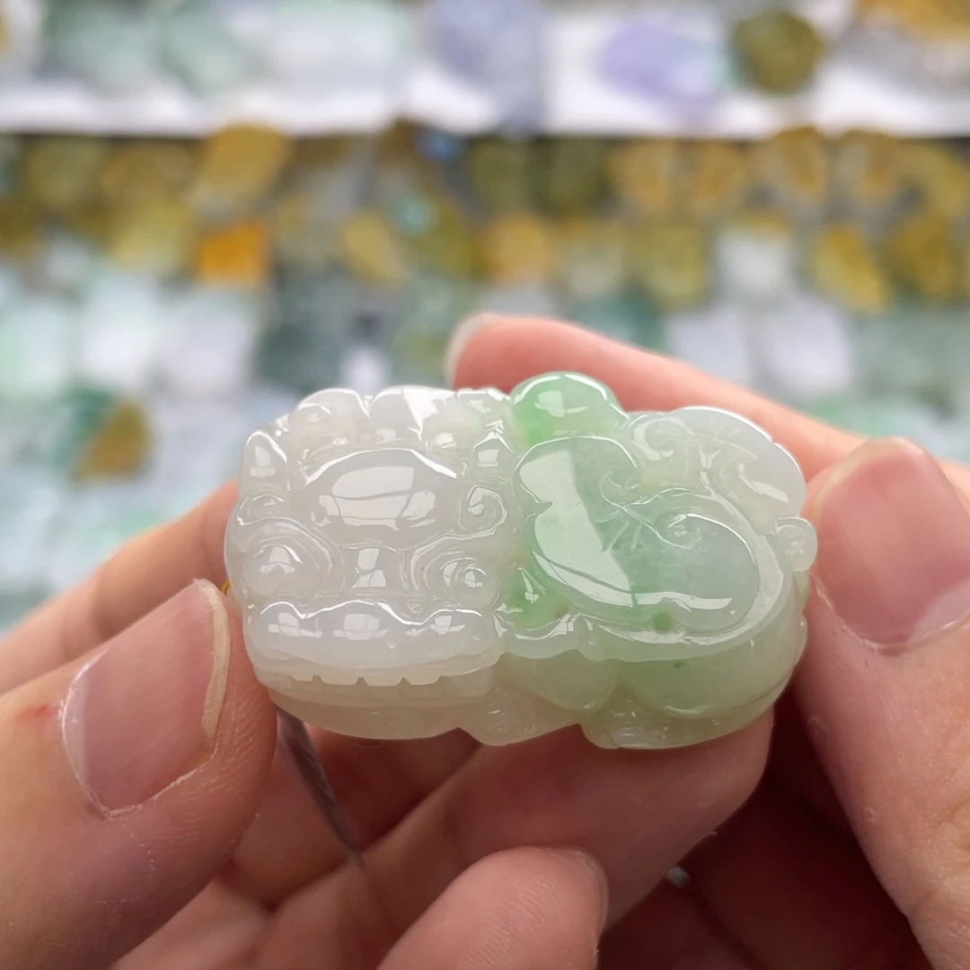 翡翠未镶嵌颈饰貔貅7