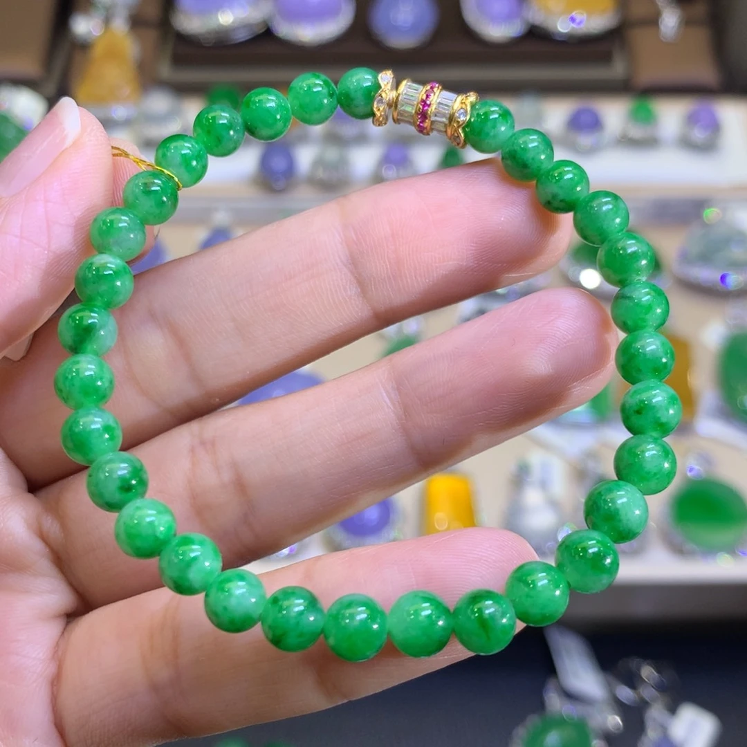 翡翠挂件未镶嵌翡翠