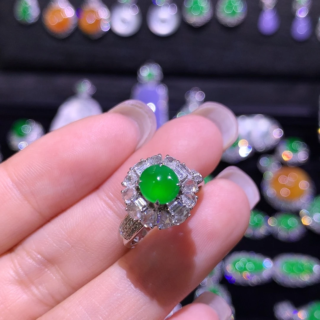 翡翠18K金镶嵌戒指高冰满绿