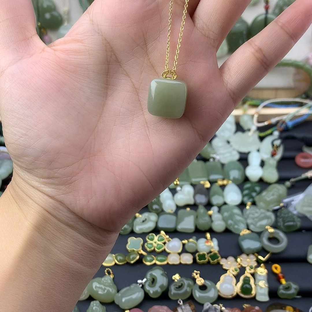 和田玉银S925镶嵌吊坠(赠链)