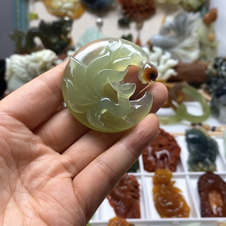 未镶嵌蛇纹石玉颈饰