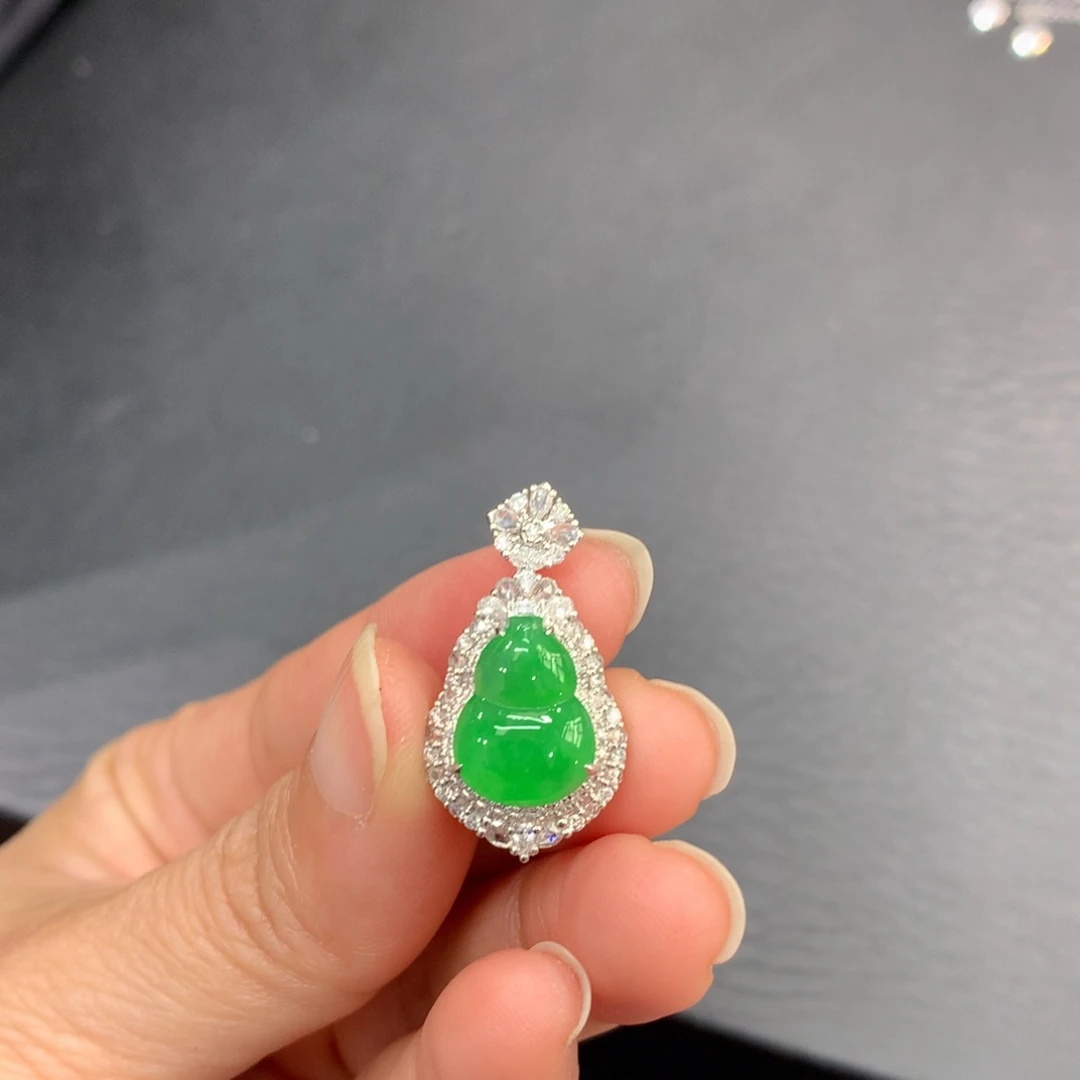 吊坠(不含链)18K金镶嵌翡翠