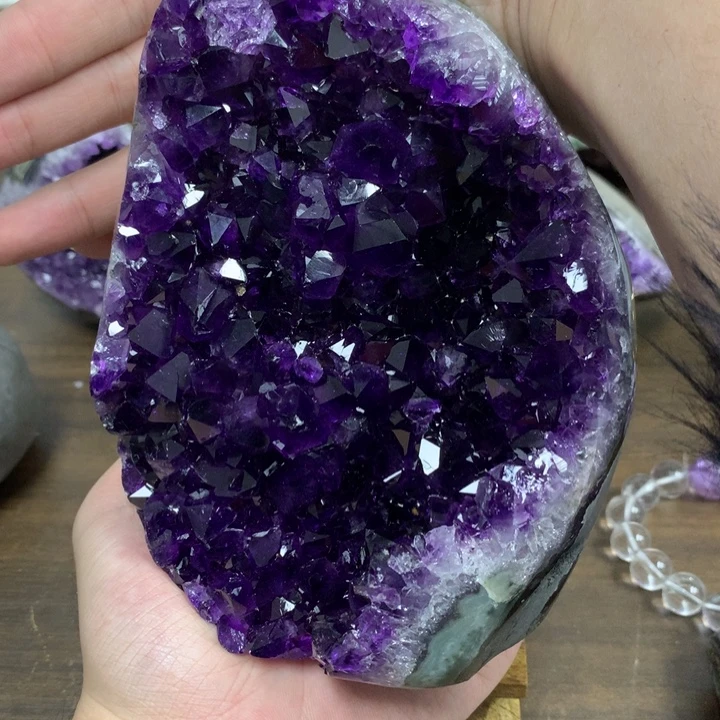 未镶嵌水晶大型摆件（非配饰）