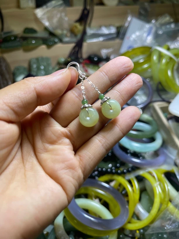 天然和田玉耳环一对多样性发货