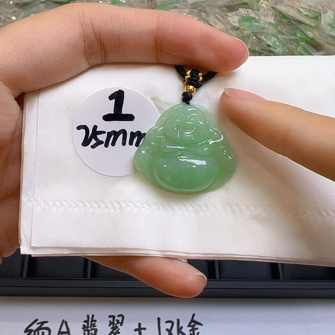 翡翠足金镶嵌颈饰翡翠