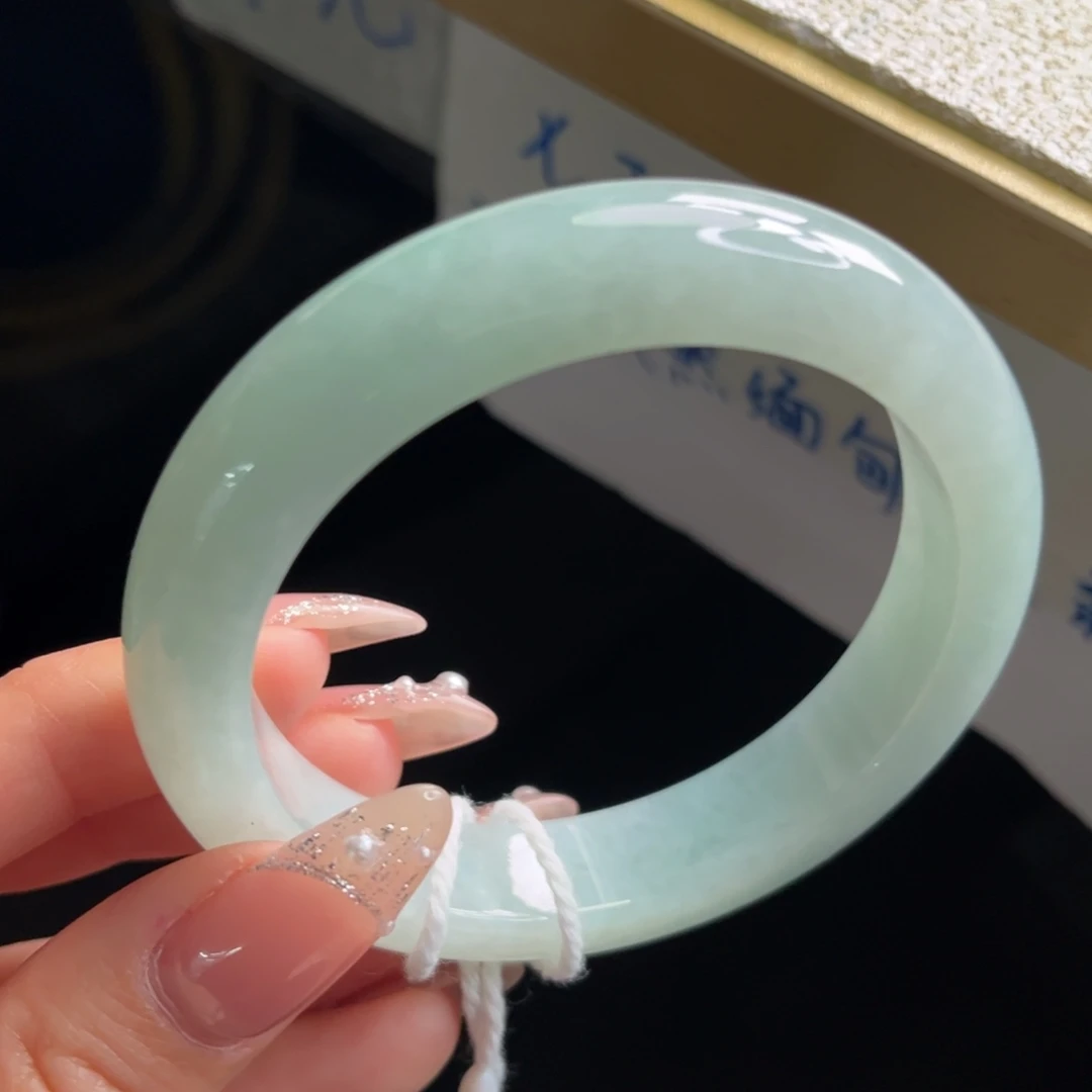 翡翠未镶嵌手镯手镯