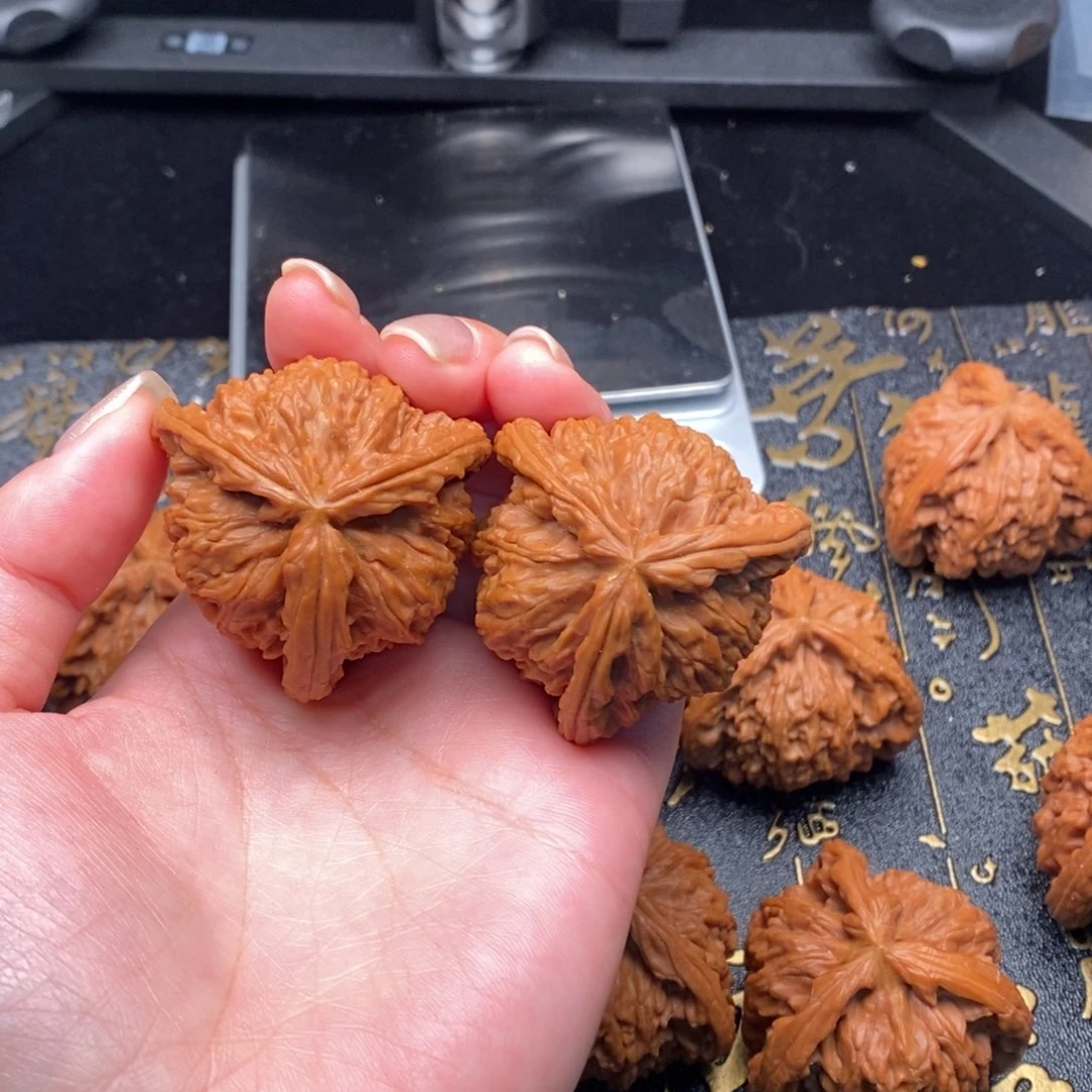 嘉***)文玩核桃吊坠白狮111111111111