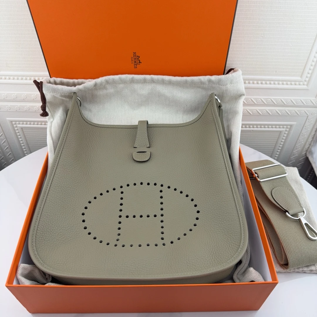未使用 Hermes/爱马仕 伊芙琳 29  牛皮 鼠尾草绿 W刻  全套少票