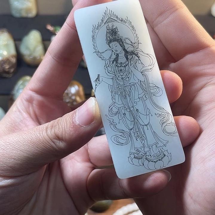 和田玉18K金镶嵌颈饰