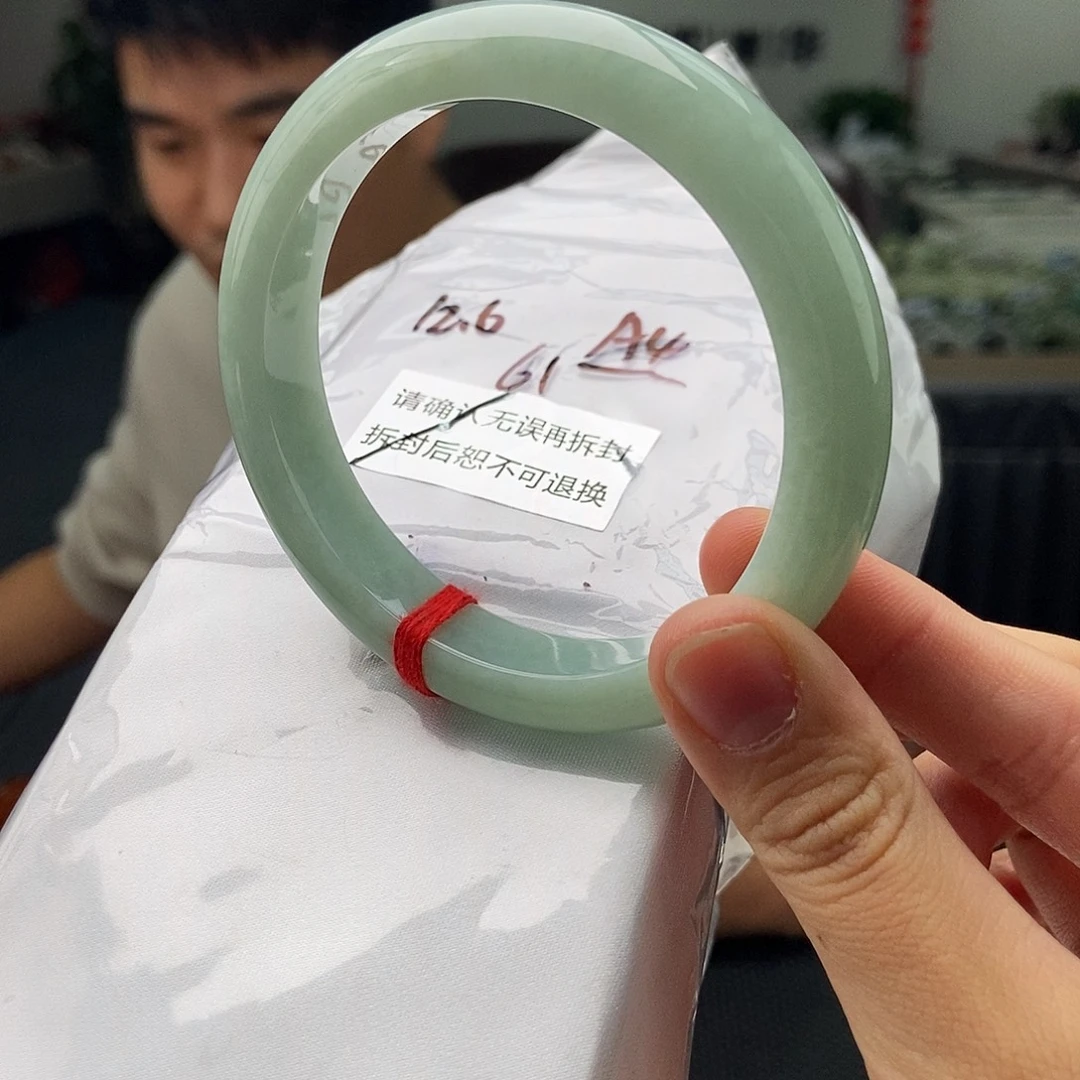 未镶嵌手镯翡翠拍一发一