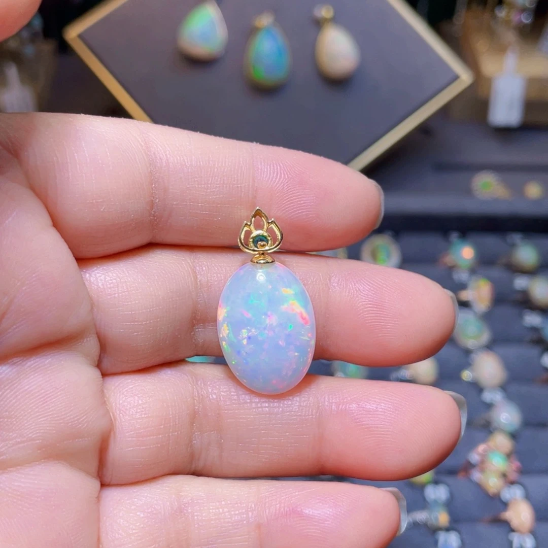 欧泊吊坠〉18K金镶嵌豆*