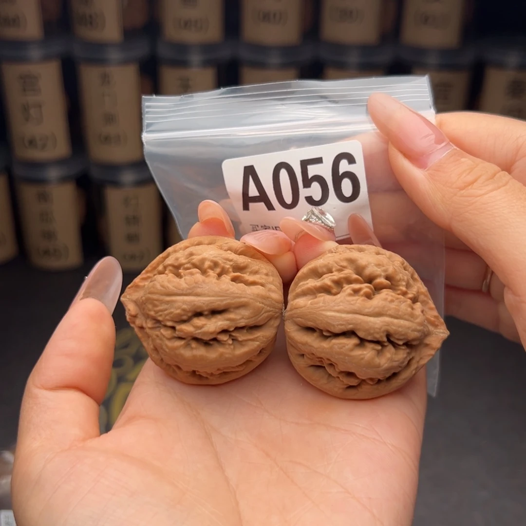 文玩核桃吊坠霸王龙42/40全品