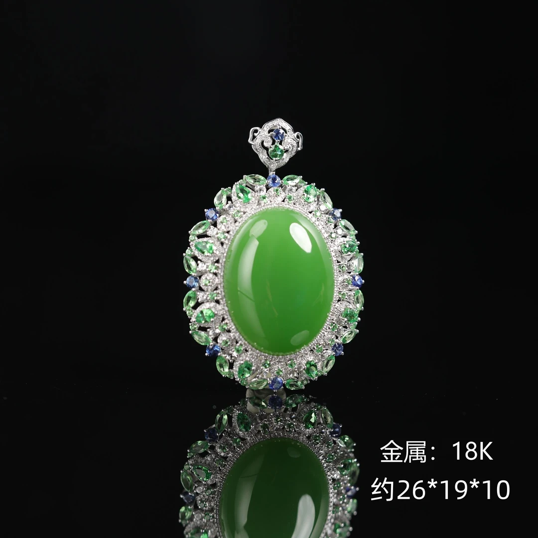本真 | 珍藏级精品和田玉高色苹果绿大蛋面吊坠