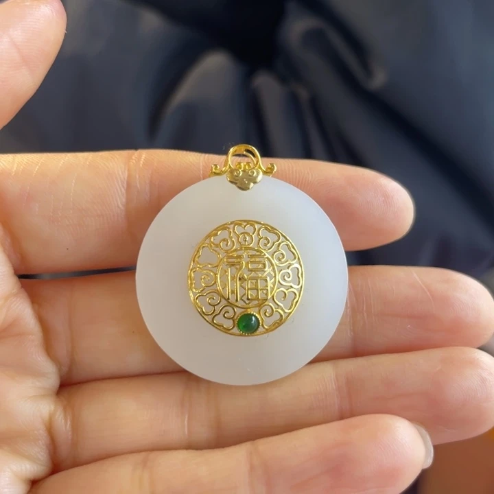 和田玉18K金镶嵌颈饰