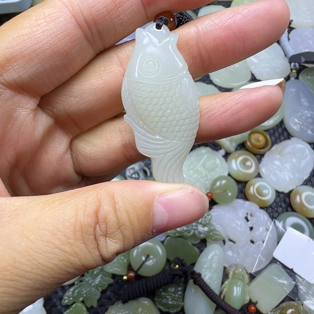 和田玉未镶嵌吊坠(赠链)卡43