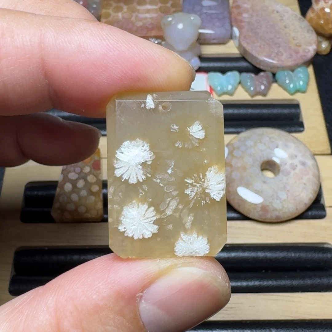 硅化玉纯天然色有机玉石未镶嵌
