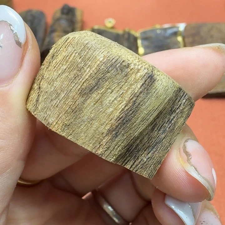 大叶紫檀（黑酸枝木类）