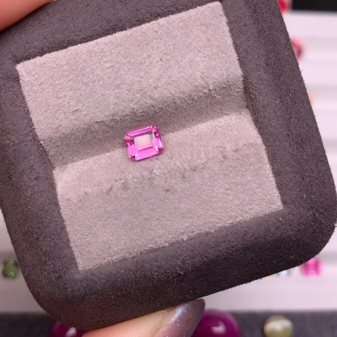 尖晶石裸石未镶嵌0.67克拉