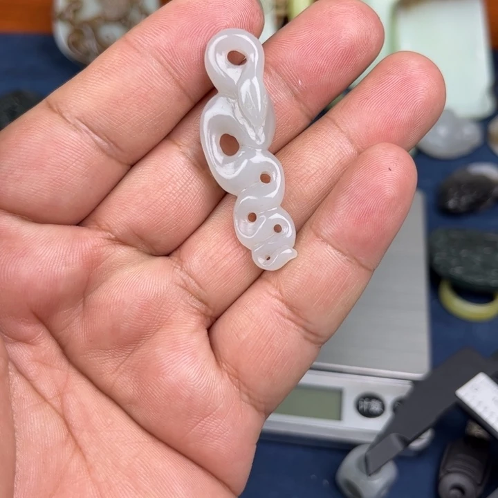 和田玉颈饰未镶嵌