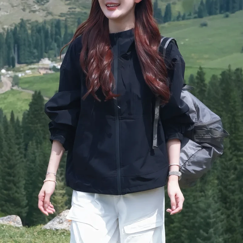 设计感薄款连帽运动冲锋衣外套女2025年春秋新款时尚休闲显瘦上衣