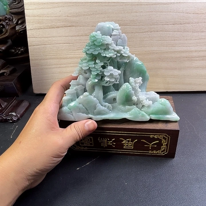 翡翠未镶嵌摆件翡翠