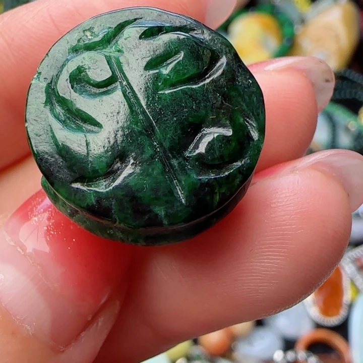 翡翠颈饰未镶嵌香**毒天然A货