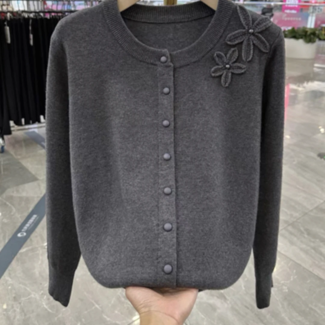 靓丽阁时尚针织衫两朵花百搭显瘦