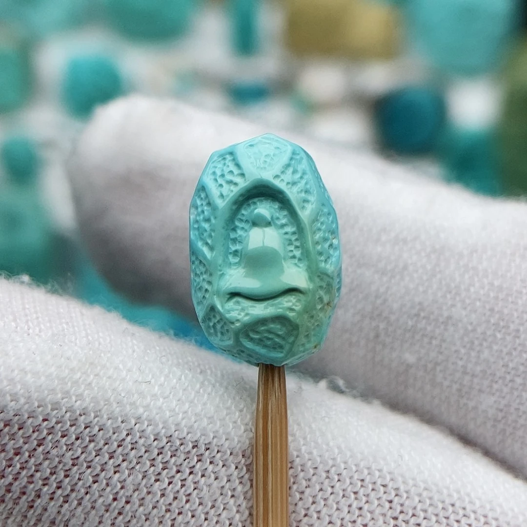 绿松石颈饰未镶嵌