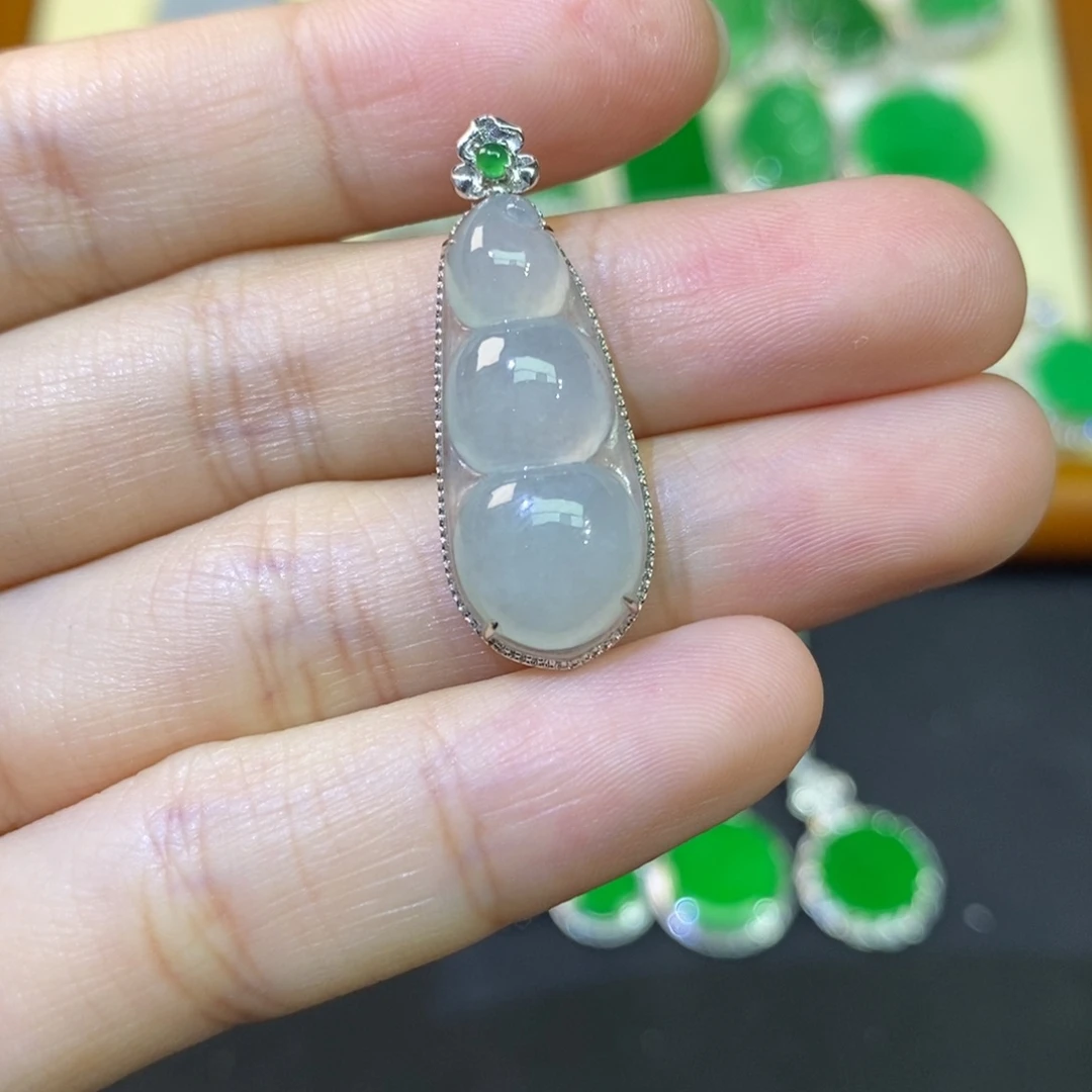 翡翠吊坠(不含链)18K金镶嵌清货价有纹不介意拍