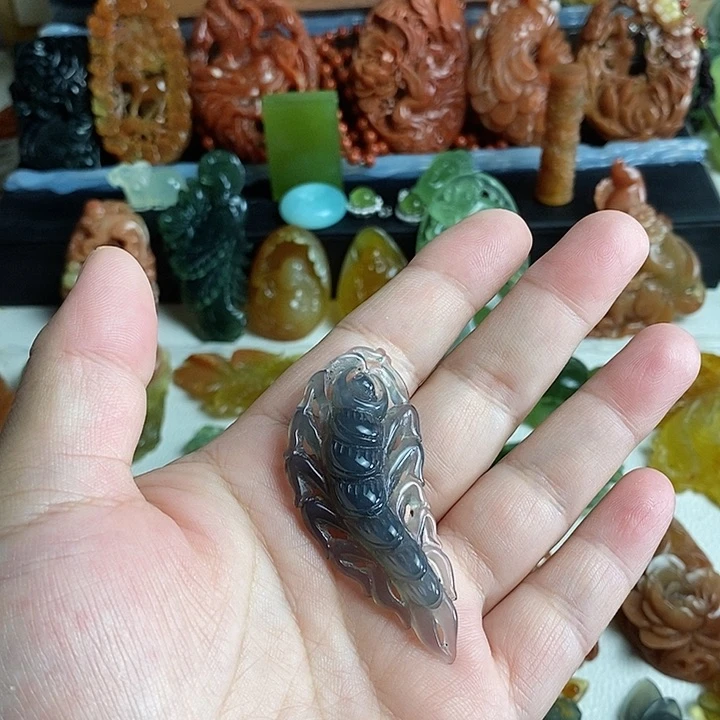 未镶嵌蛇纹石玉颈饰