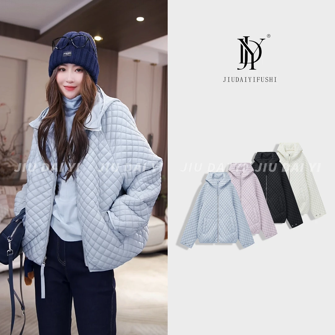玖黛衣【拼接菱格】90白鸭绒宽松连帽菱格羽绒服 WTJ45314