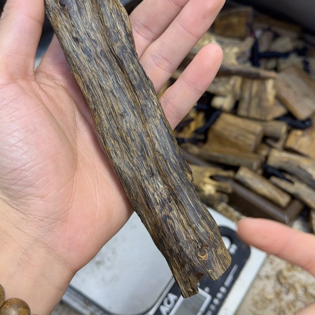 沉香沉香碎屑白棋