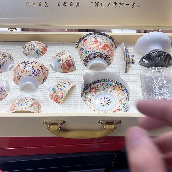 孤品茶具套装等。