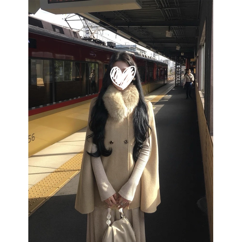 留洋大小姐 秋冬气质高级感披斗篷毛领+修身长袖裙子三件套