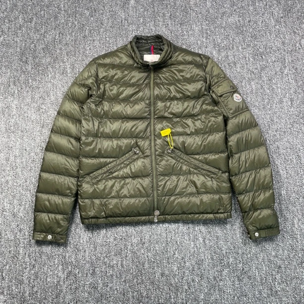 99新 MONCLER 7921/Moncler 军绿色logo贴饰款羽绒服外套/4码