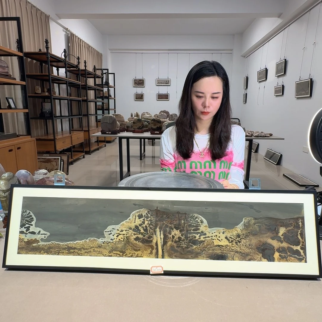 65×17 长江画面石板画