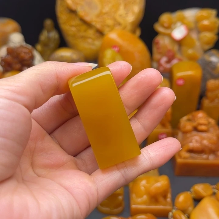 娜***蜜印石寿山石题材：工艺品