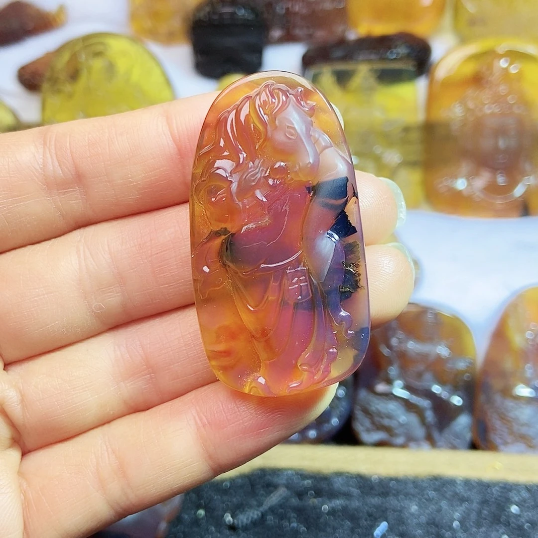 琥珀颈饰未镶嵌琥珀