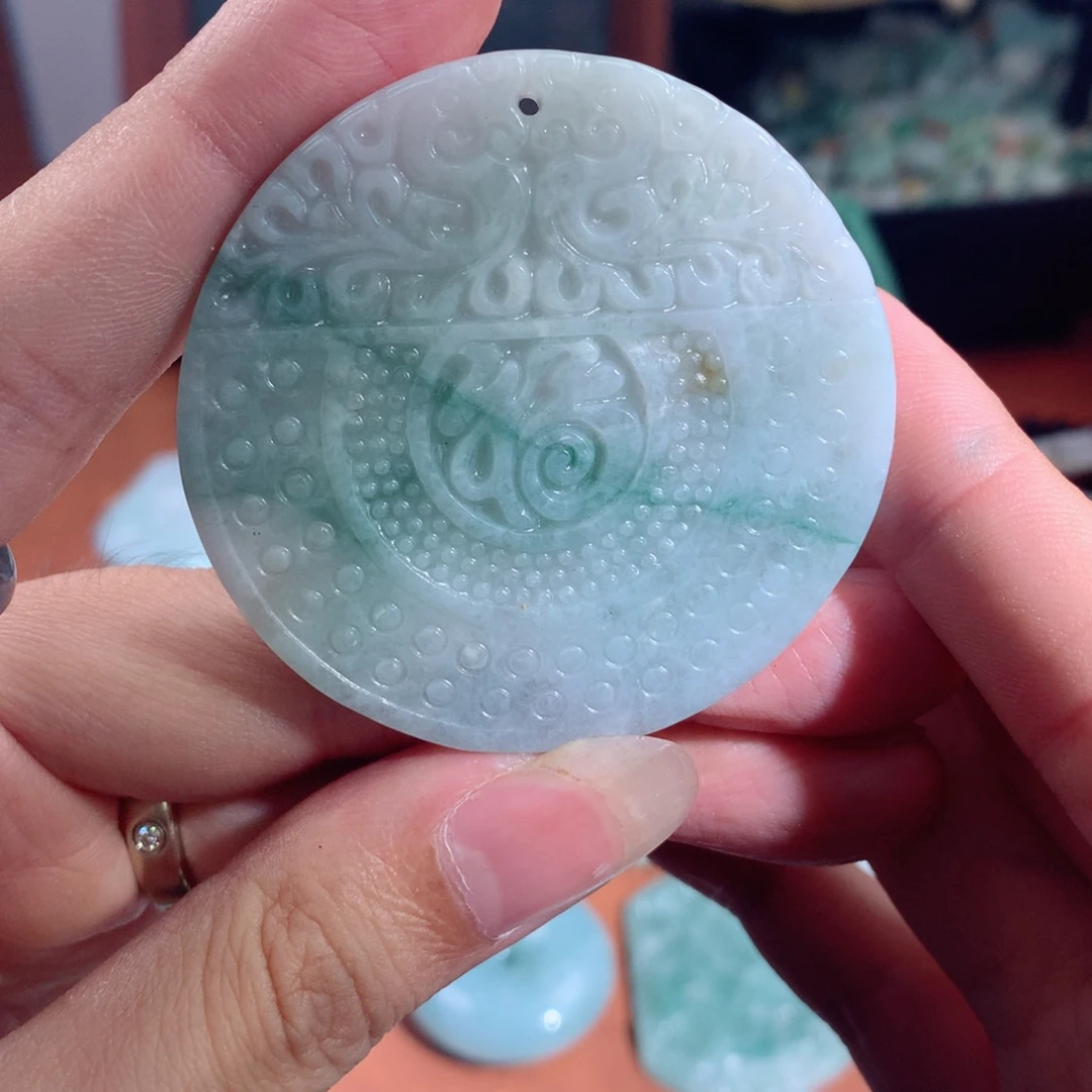 翡翠未镶嵌颈饰翡翠