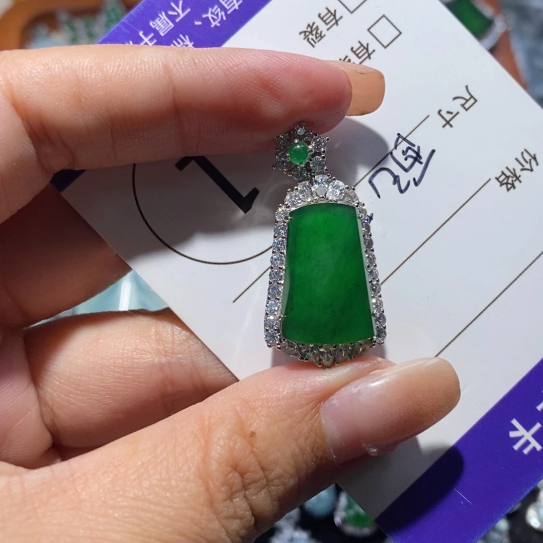 y***p翡翠银S925镶嵌颈饰翡翠