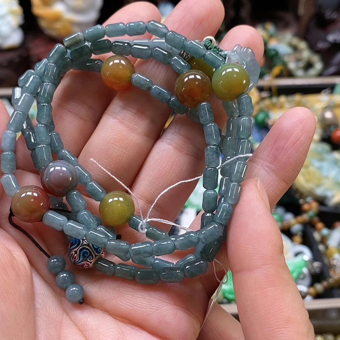 翡翠颈饰未镶嵌翡翠