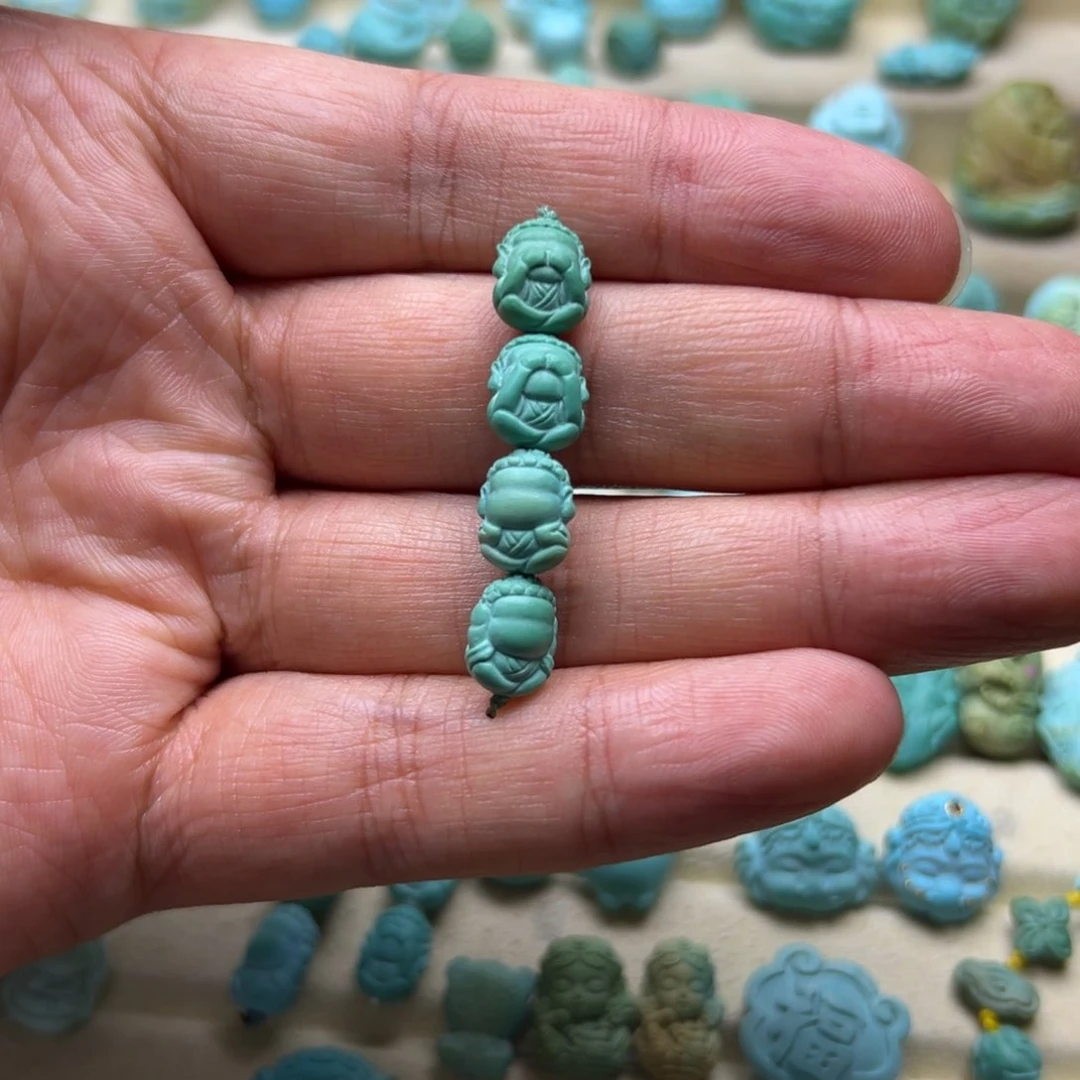 未镶嵌绿松石颈饰