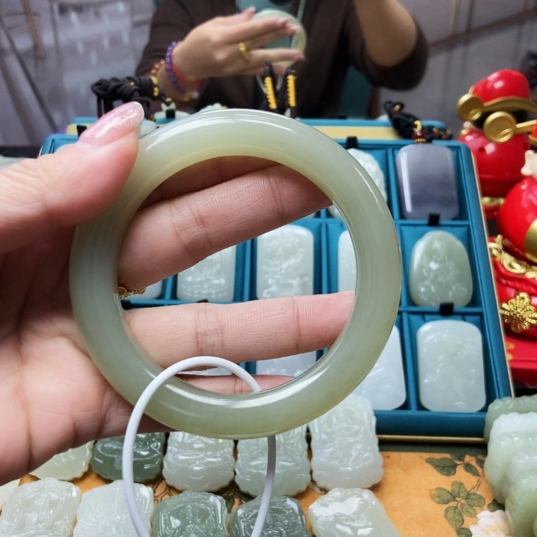 和田玉手链未镶嵌江****田