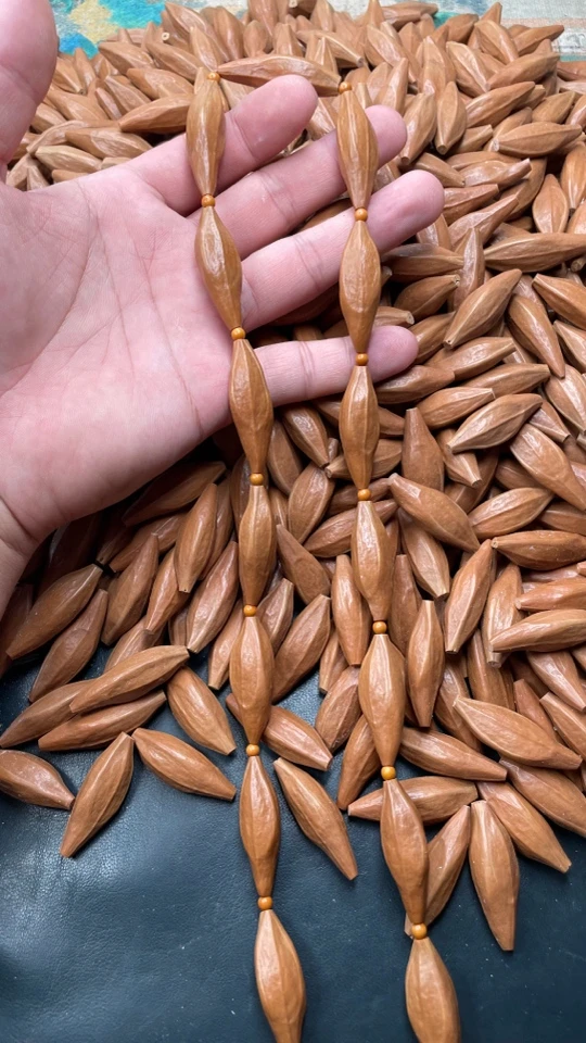 21颗橄榄核原皮柳叶脖挂1.3