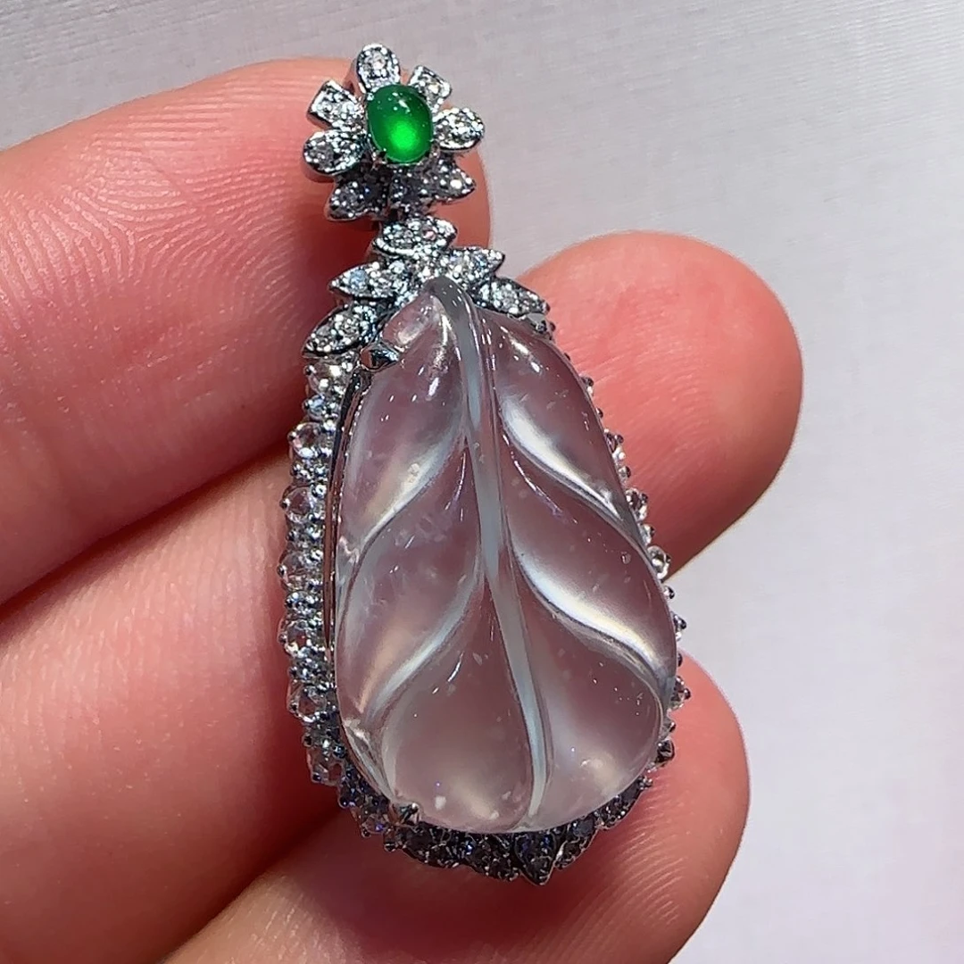 翡翠18K金镶嵌吊坠(不含链)一**?叶子吊坠