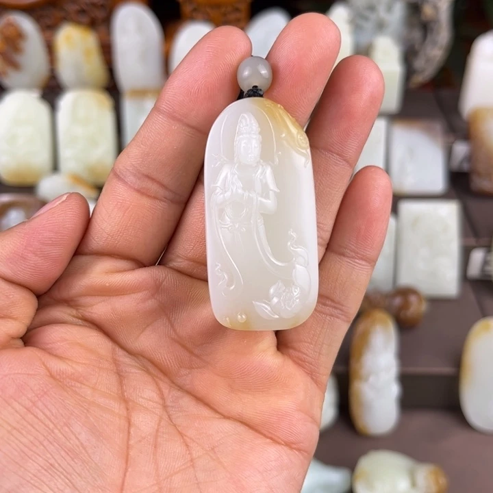 和田玉（糖玉）未镶嵌颈饰